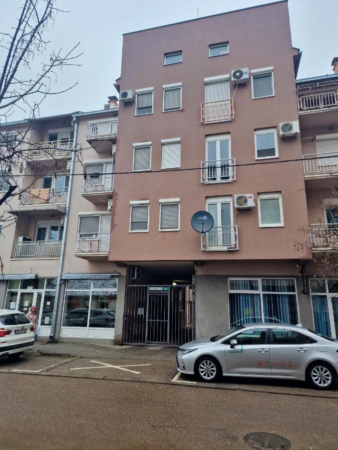 Quiet Center Apartment Sremska Mitrovica Ngoại thất bức ảnh